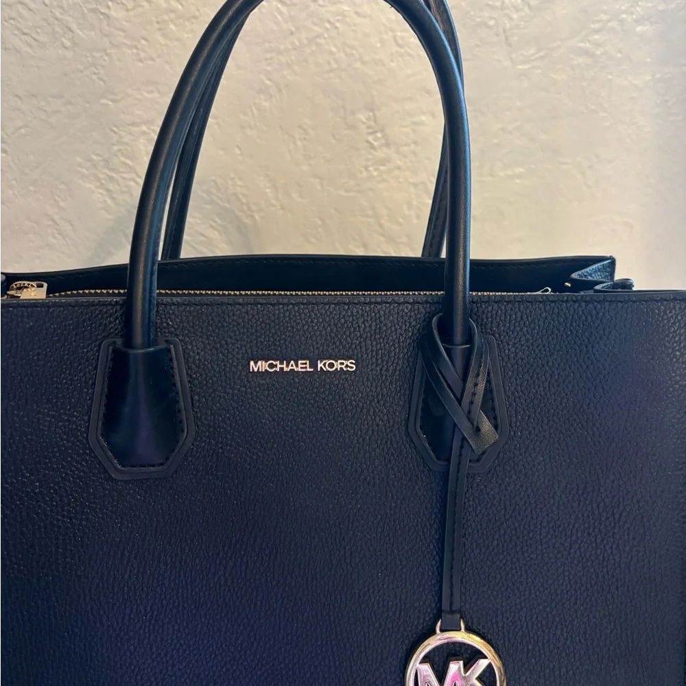 Michael Kors Black Mercer Large Pebbled Leather Accordion Tote Bag